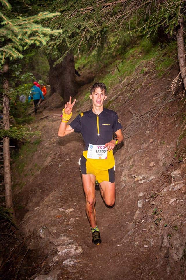Nico Molina se exhibe en la UTMB du Mont Blanc en Chamonix, con un enorme Álvaro Gómez Guitart en el Maratón