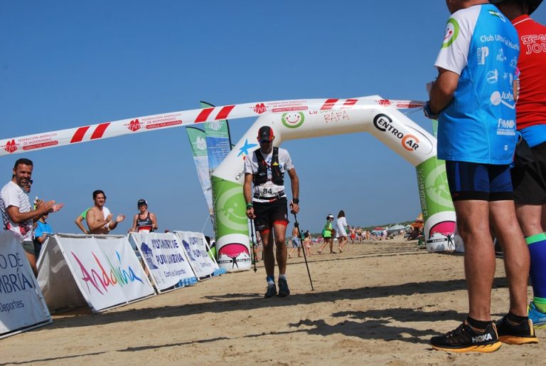 Enrique Villanueva y Sonia Mirás, solventes campeones de Andalucía en Punta Umbría