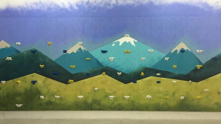 Inaugurado un búlder en el Colegio Nuestra Señora del Valle de Écija