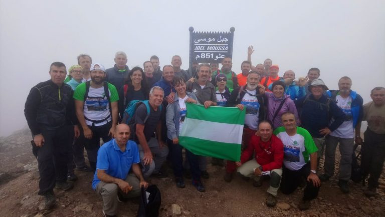 La expedición andaluza de senderistas culmina con éxito la ascensión al Jebel Musa