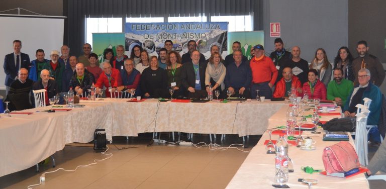 La Asamblea de la FAM, en representación del montañismo andaluz, rinde un emotivo homenaje a Superpaco