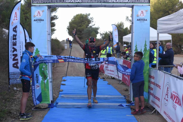 Enrique Villanueva y Sonia Mirás vencen la ‘I Anyera Nordic Walking’ y se proclaman campeones de Copa Andaluza 2019