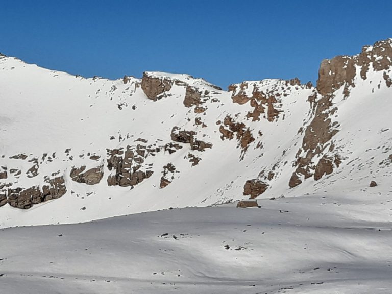MÁXIMA PRECAUCIÓN: Las condiciones en las cumbres de Sierra Nevada siguen siendo muy peligrosas fuera de pistas