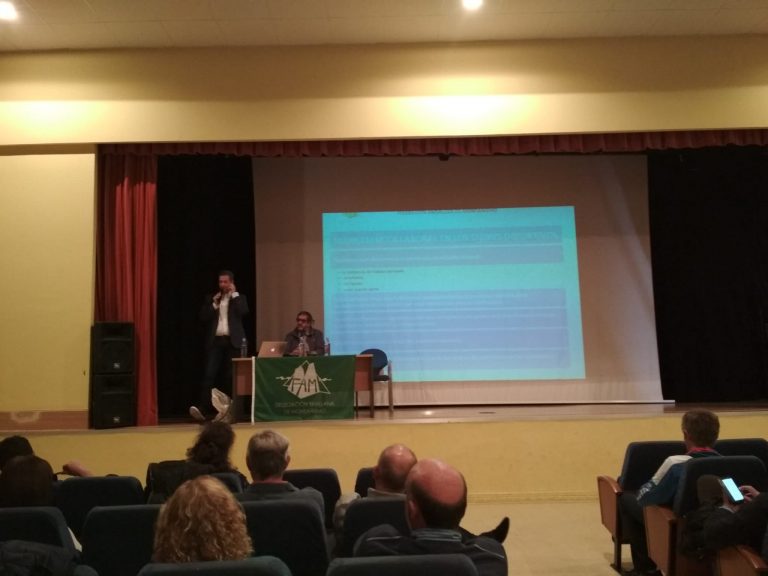 Interesante jornada formativa organizada por la DESEM e impartida por el asesor jurídico de la FAM, José Amador Berbel