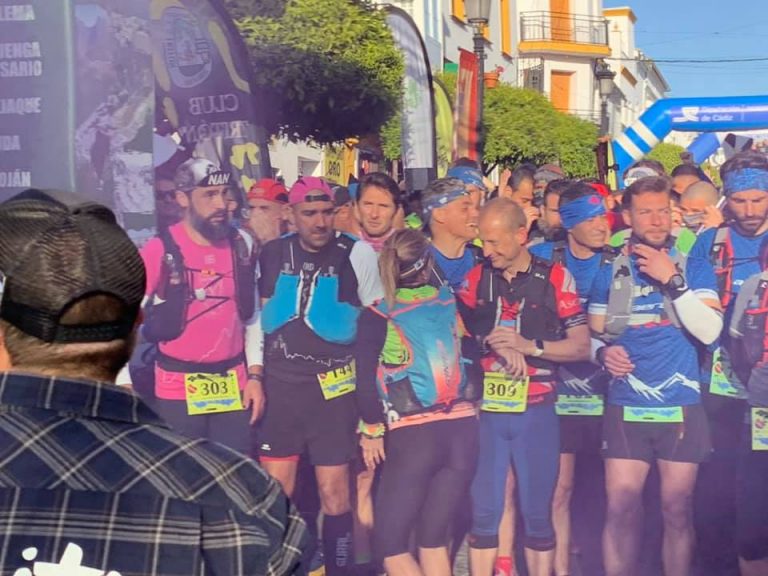 José Luis Destrieux y Víctor Lobatón cruzan juntos la meta en la Ultra Sierras del Bandolero, con triunfo femenino de María del Monte Muñoz