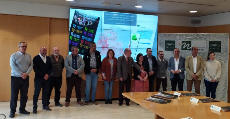 La Diputación de Sevilla vuelve a apoyar al deporte de la montaña a través del II Programa de Senderismo, que celebra su primera ruta en Aznalcóllar