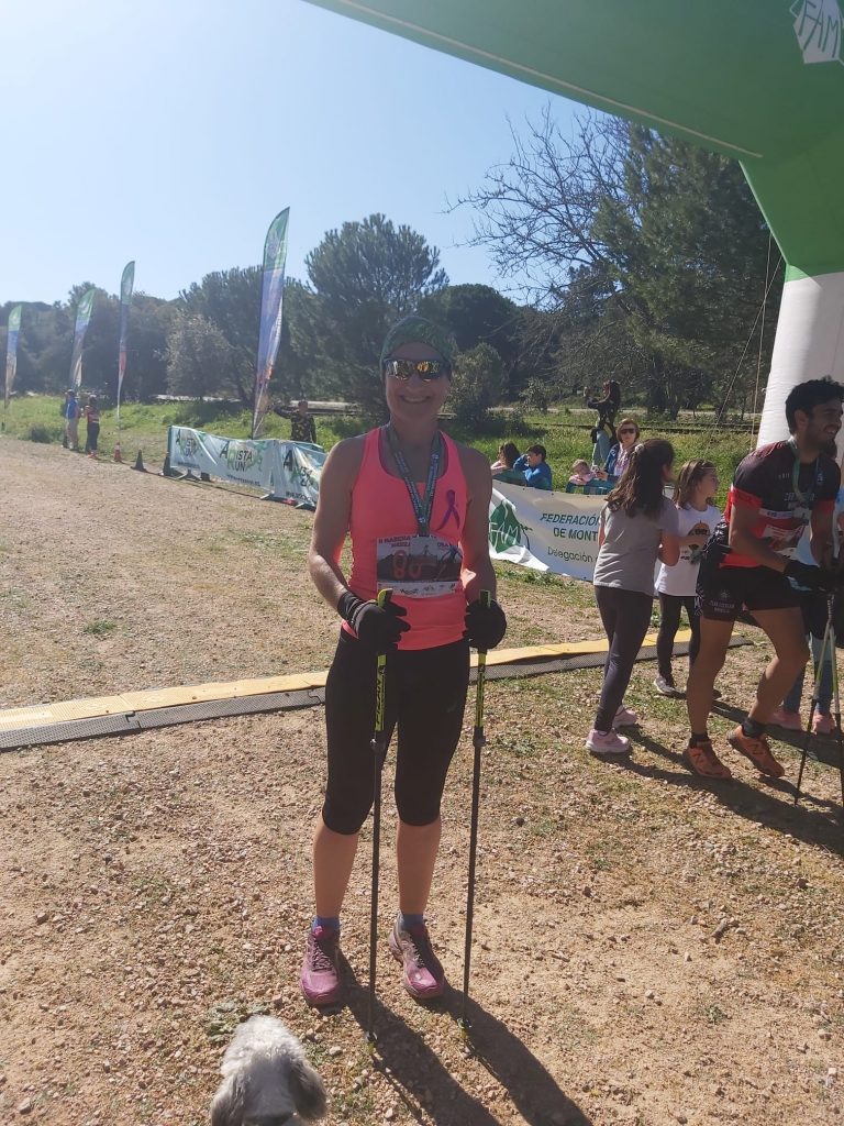 Sonia Mirás mantiene su hegemonía en la marcha nórdica andaluza y Manuel Jesús Díez le acompaña en el podio del Campeonato de Andalucía celebrado en Cerro Muriano
