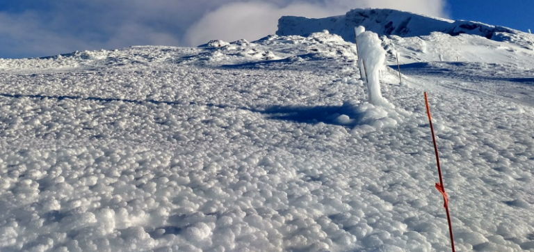 La sierra mantiene condiciones difíciles, riesgo de aludes en algunas zonas y se esperan rachas de viento fuerte