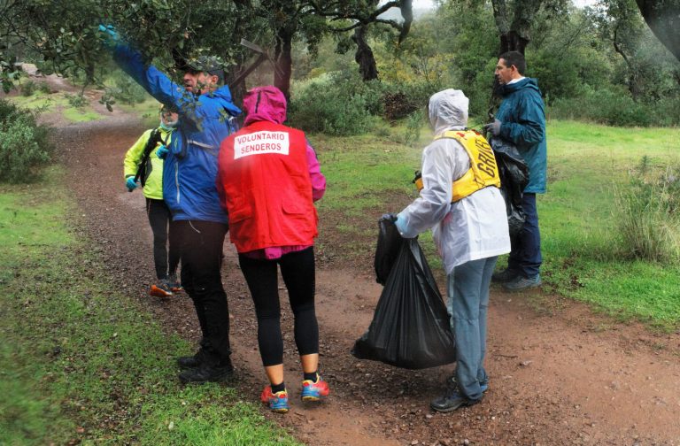 Realizadas diferentes labores de mantenimiento en el Sendero PR-A 91 Cuesta de la Traición/Vereda del Villa
