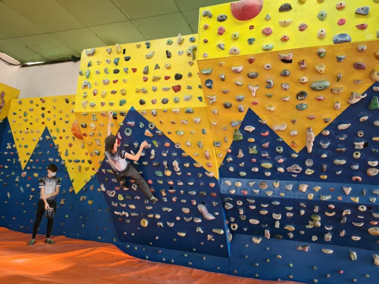 El rocódromo de El Ejido albergó la primera concentración de toma de tiempos de Escalada para formar la selección CADEBA almeriense