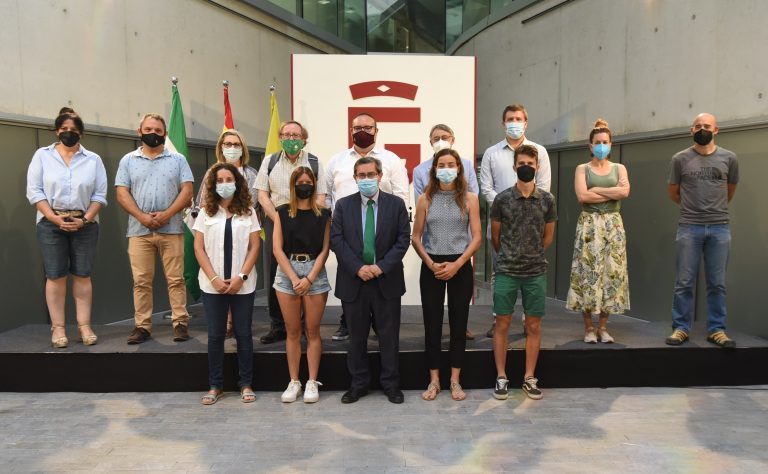 El presidente de la Diputación de Granada recibe a la representación granadina en los Mundiales de Esquí de Montaña 2021