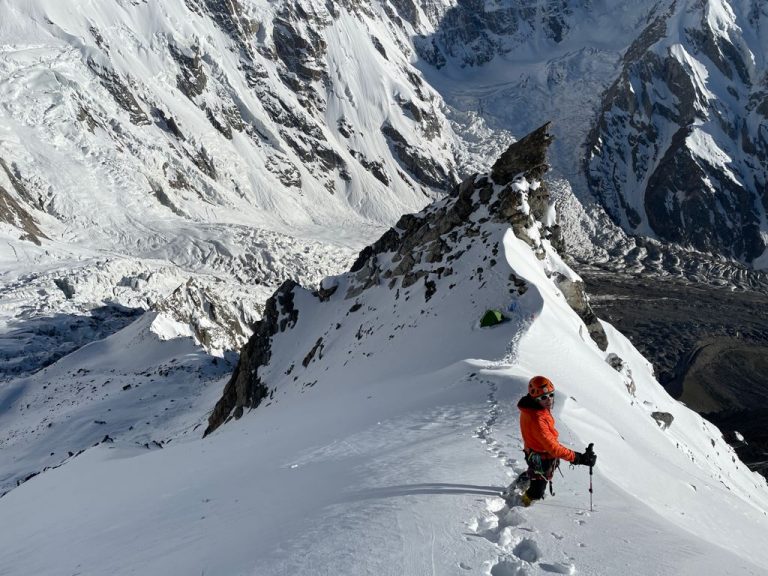 La expedición al Nanga Parbat intenta en estos días alcanzar el Campo 2 a pesar de la adversa meteorología en la zona