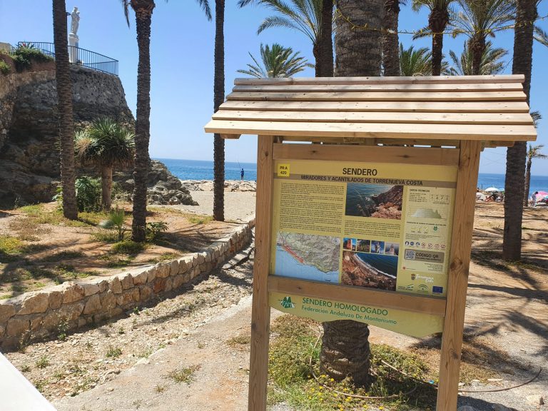 Homologado e inaugurado el Sendero ‘Miradores y Acantilados de Torrenueva Costa’