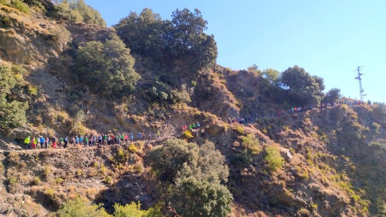 Casi 250 participantes disfrutan del XIII Encuentro Andaluz de Montañeros Veteranos y del IX Día Andaluz del Senderismo en la alpujarra granadina
