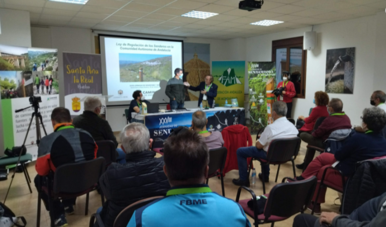 Senderismo y caminos públicos, base fundamental en las Jornadas Estatales celebradas en Santa Ana la Real
