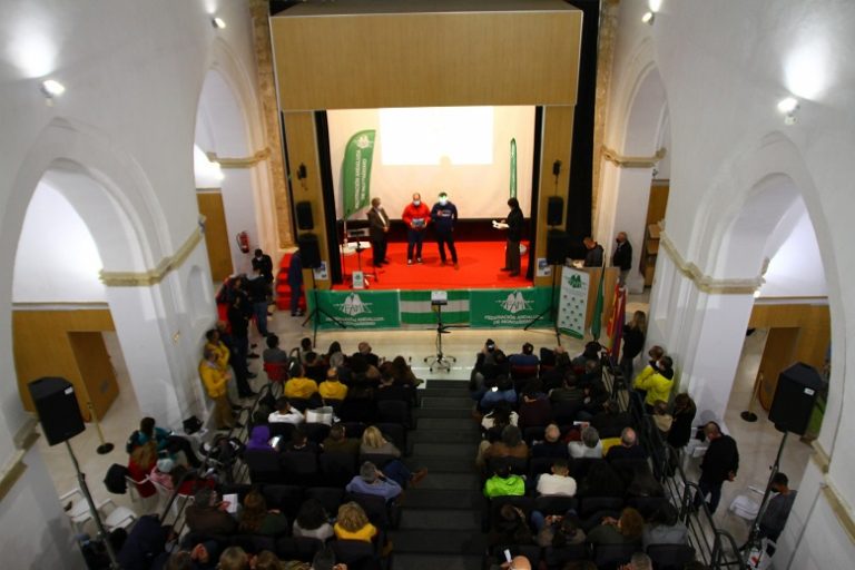 La I Gala del Montañismo de Cádiz cumplió sus altas expectativas siendo un éxito de organización