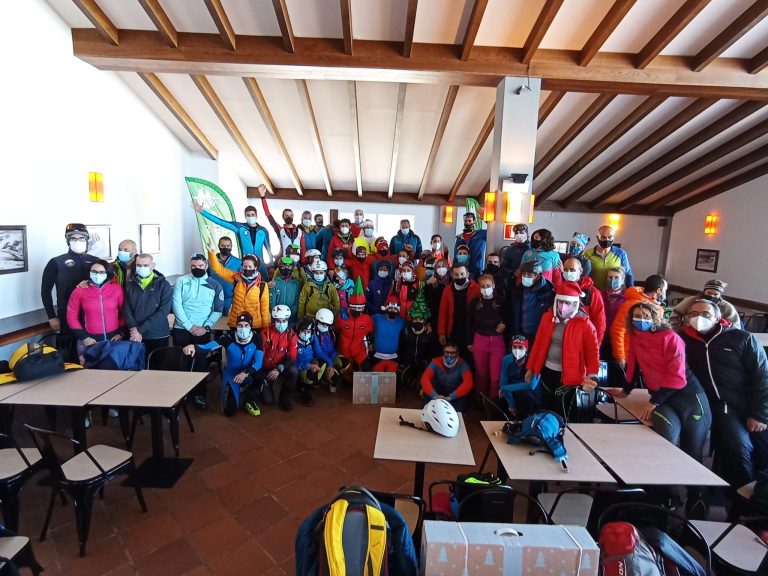 Más de sesenta participantes en la despedida de 2021 de la San Silvestre de Skimo en Sierra Nevada