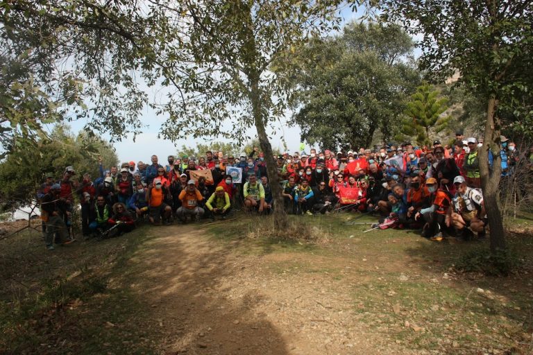 Más de 200 montañeros disfrutan de la XI Travesía de Resistencia Jabalcuza-Jarapalos