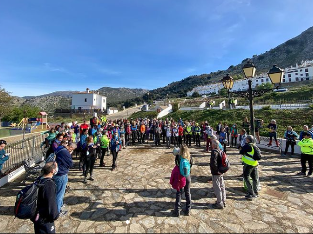 170 senderistas disfrutaron del Encuentro Provincial Mujer y Montaña EA’22 celebrado en la localidad gaditana de Ubrique