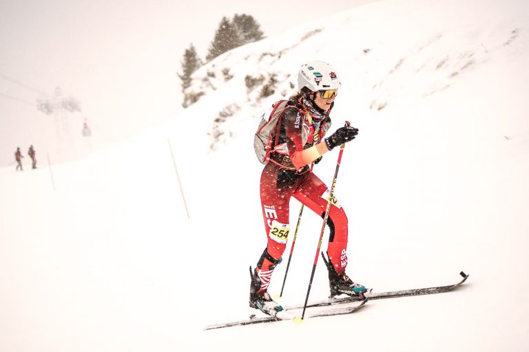 Nico Molina decimocuarto en U23 y María Ordóñez novena en U20 en la Vertical de Flaine