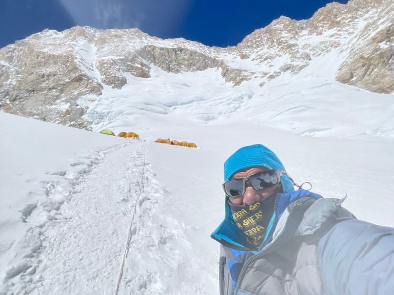 Lolo González se ve obligado a desistir de hacer cumbre en el Kanchenjunga