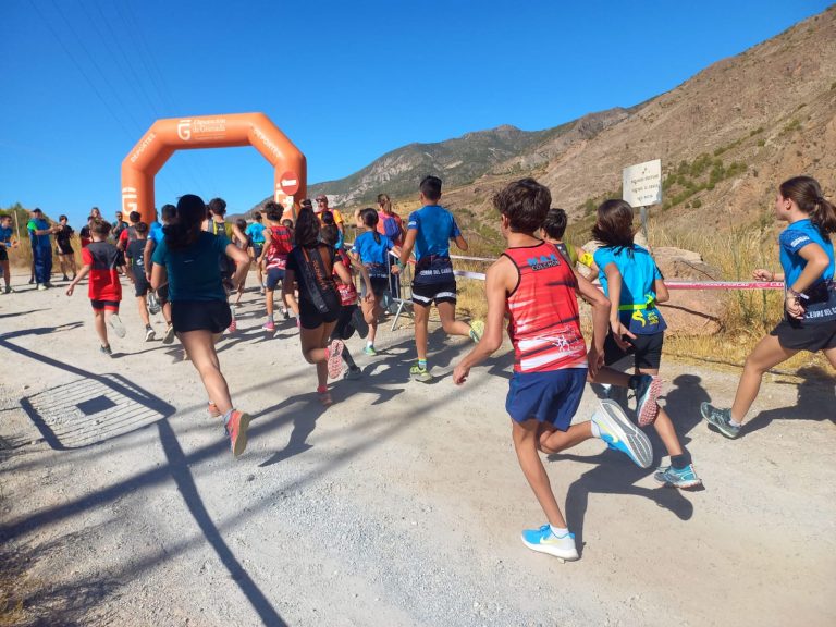Un centenar de participantes disfrutan de la “VIII Pequemontañera Manuel Morales 2022” de Dúrcal