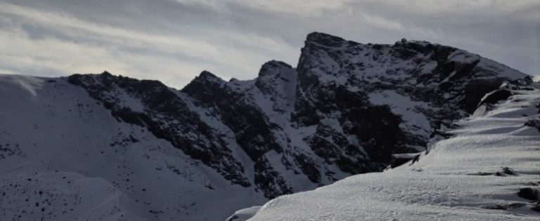 Precaución por hielo en la vertiente norte y nieve por encima de 2700 metros