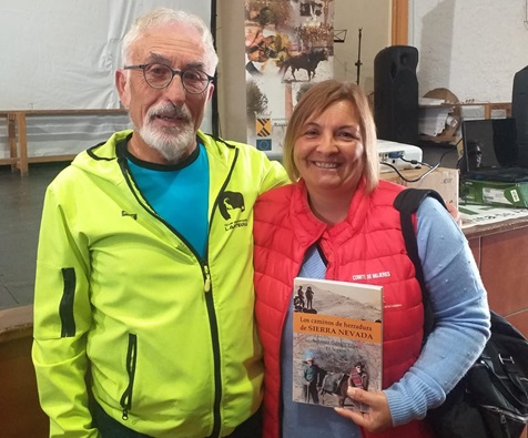 Emotiva y multitudinaria presentación en Lanteira del libro ‘Los Caminos de Herradura de Sierra Nevada’ de Antonio Gámez ‘el Seguro’