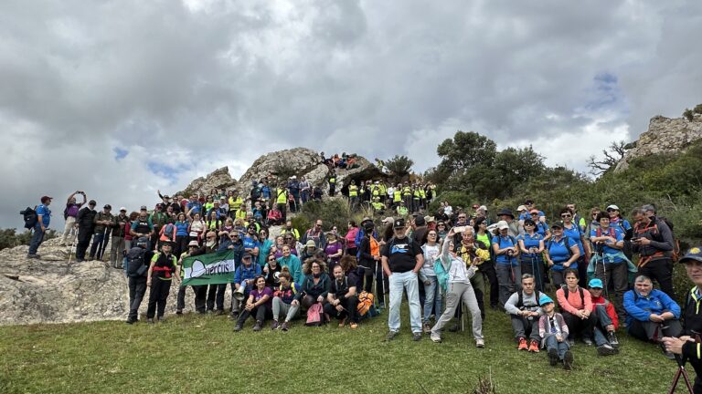 Más de 200 montañeras y montañeros disfrutan del Encuentro de Clubes de Cádiz 2024 organizado por el club Camino y Jara de Algeciras