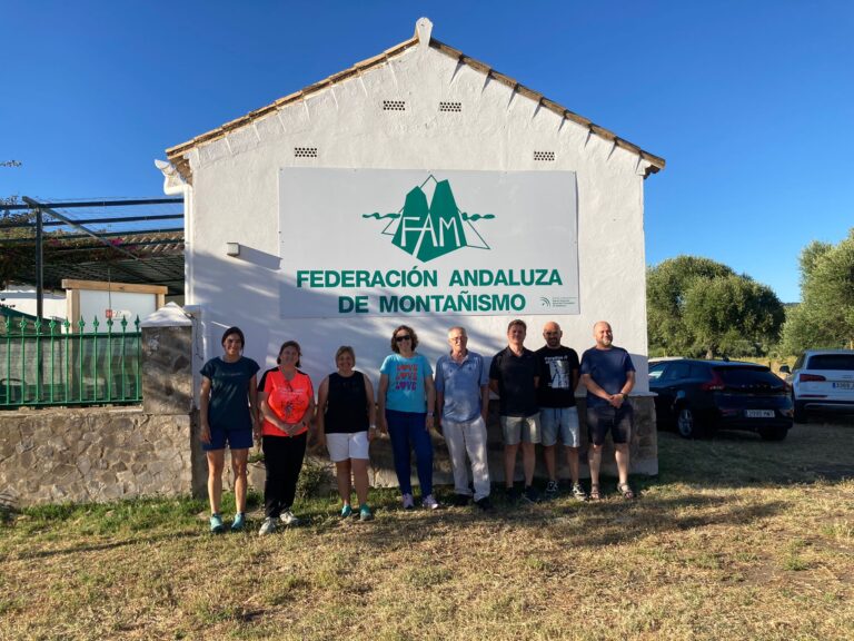 El Refugio-Albergue Casa de las Beatas acoge una junta directiva de la FADMES