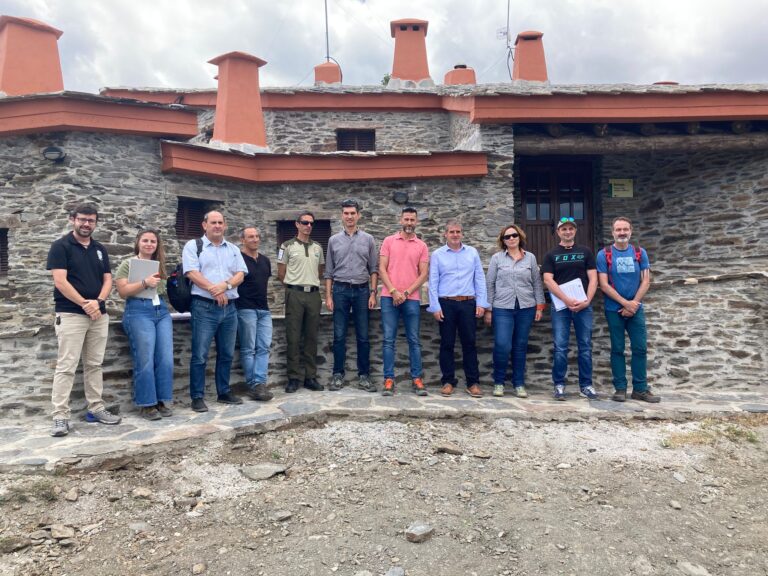 María Luz Arráez y José Antonio Hidalgo visitan las obras del Refugio Postero Alto y mantienen una reunión junto a instituciones y guardas con el fin de colaborar en agilizar para la reapertura de la instalación