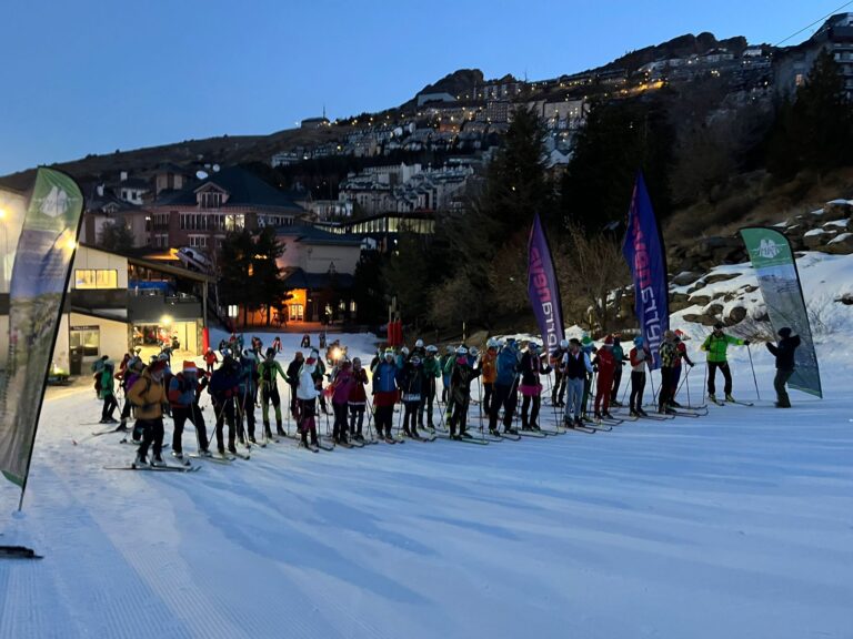 Más de 80 participantes disfrutan y despiden 2024 con la San Silvestre de Skimo celebrada esta mañana en Sierra Nevada