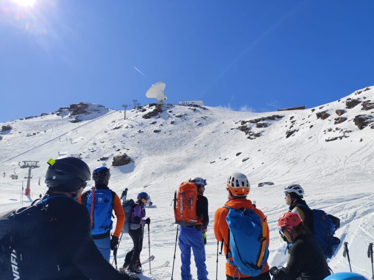 Objetivos cumplidos en la primera marcha popular de Skimo 2025 al Radio Telescopio