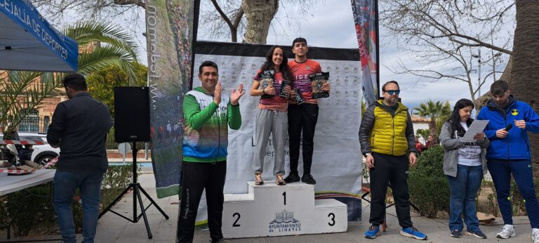 Andrés Cumbreras y Berta Pons, primeros líderes de la Copa de Andalucía de Marcha Nórdica tras sus triunfos en Linares