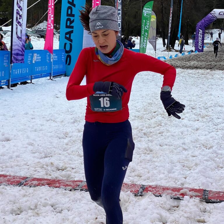 Enorme Silvia Lara en la Clásica del Europeo de SkySnow en la que se cuelga el bronce