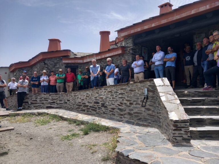 El Refugio Picón de Jérez-Postero Alto ha quedado reinaugurado de forma oficial