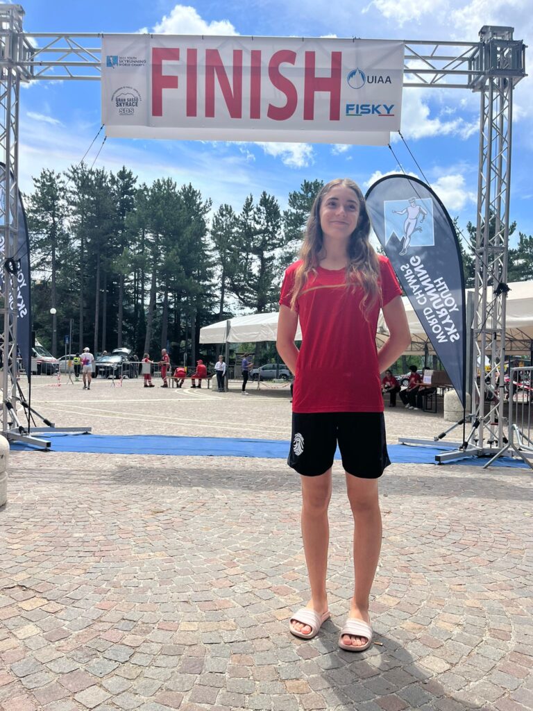 Oro para España por selecciones y nuevo TOP-10 para Mar González en el Mundial Youth de Skyrunning, hoy novena en la Sky