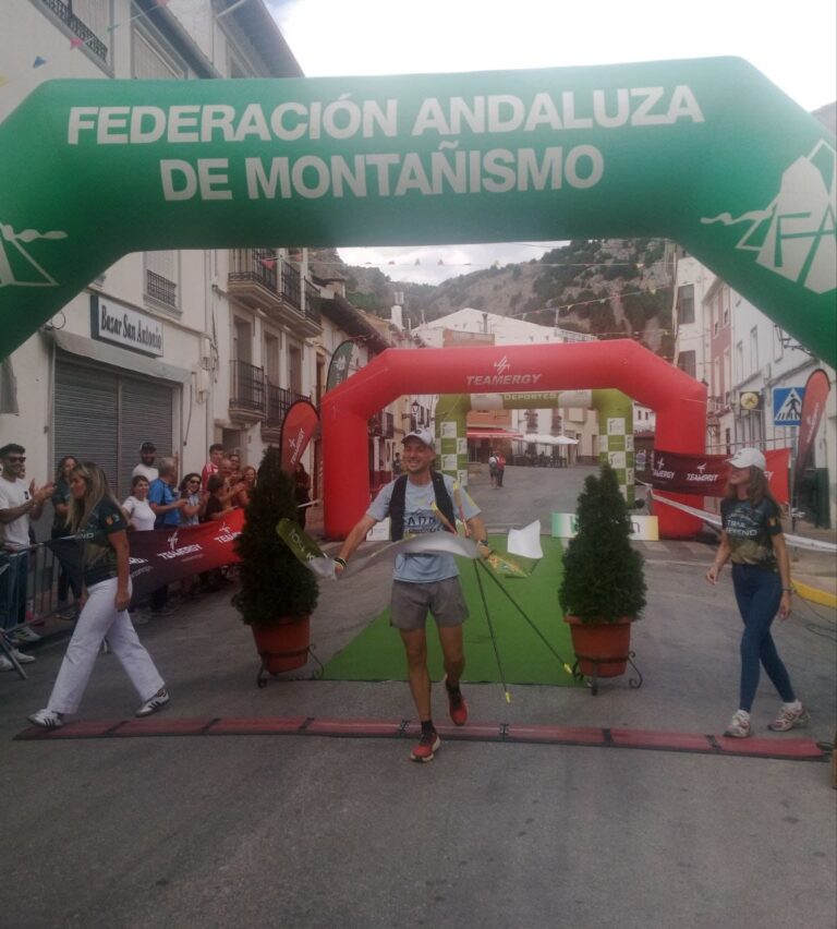Eduardo Aguilera y Verónica Marín se adjudican la prueba Ultra de Santiago Pontones la Copa de Andalucía