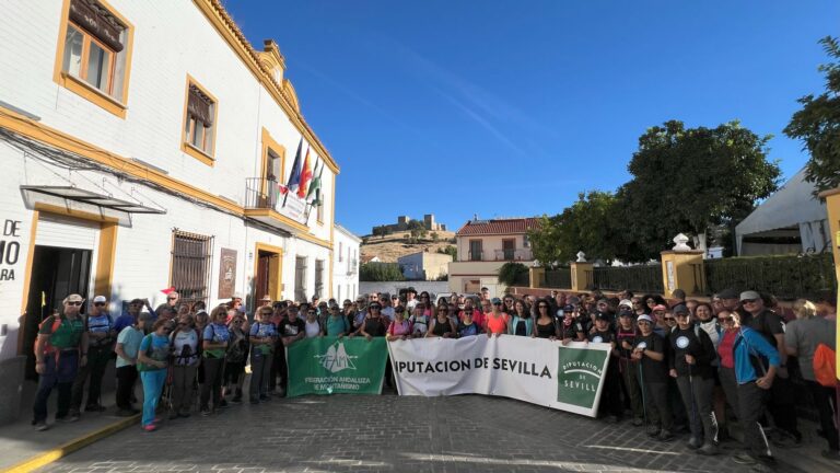 Más de un centenar de senderistas disfrutaron de la jornada del VII Programa de Senderos Diputación de Sevilla en El Real de la Jara