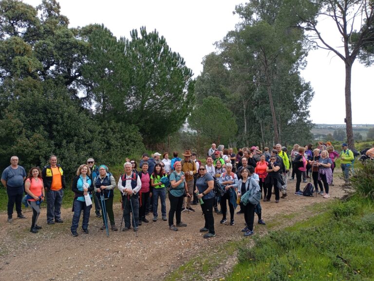 Éxito de participación y convivencia en la XIII Marcha Provincial de las Mujeres Senderistas en Villanueva del Río y Minas