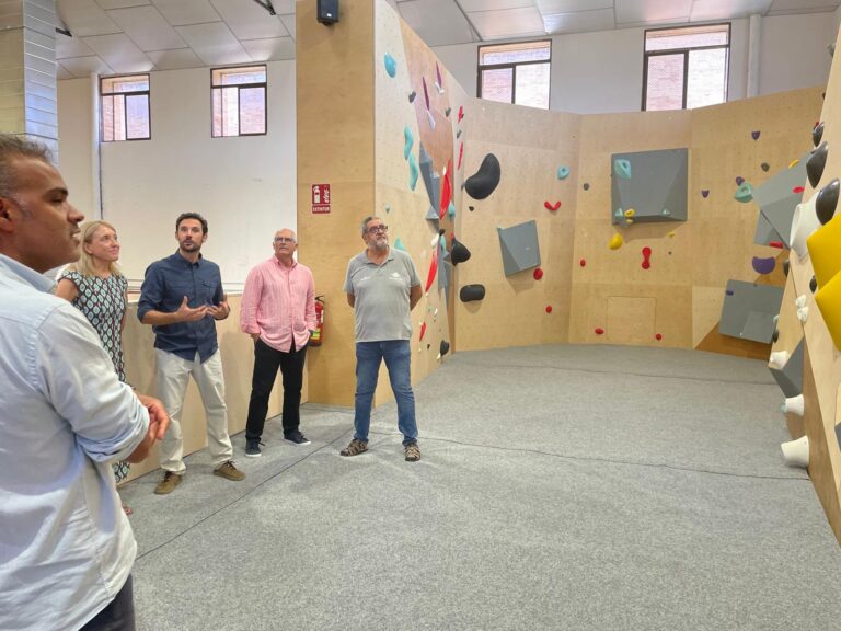 La Federación Andaluza participa en la inauguración del MOVE Climbing HYTASA de Sevilla, el mayor rocódromo bajo techo en Andalucía